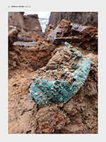 Bronzegefäß  gefunden während der Ausgrabung